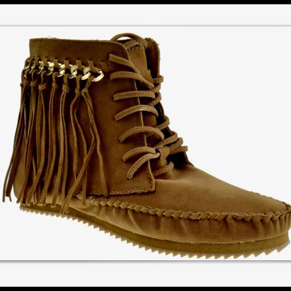 BOHO CHIC CHAIN LINK FRINGE MOCCASIN